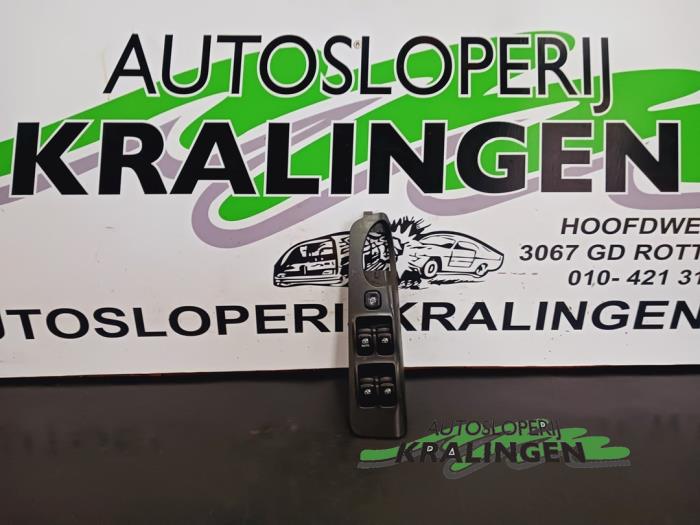Usados Interruptor de ventanilla eléctrica Chevrolet Tacuma 1.8 Pure,SE,SX Precio € 14,99 Norma de margen ofrecido por Autosloperij Kralingen B.V.