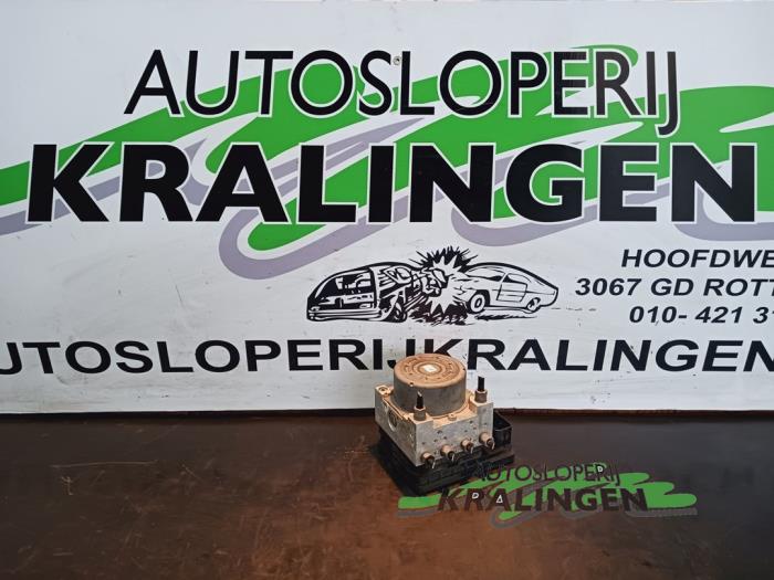 Begagnade ABS-pump Citroen C4 Cactus (0B/0P) 1.2 PureTech 82 12V Pris € 39,98 Marginaltabell erbjuds av Autosloperij Kralingen B.V.