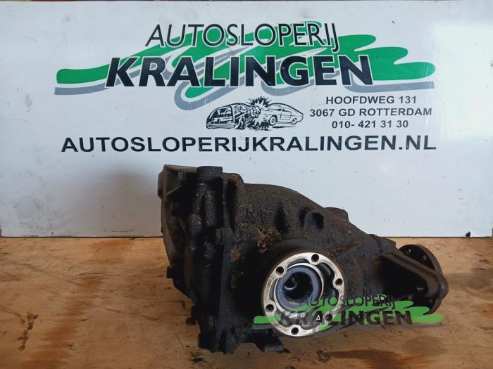 Begagnade Bakre differential BMW 3 serie (E90) 320i 16V Pris € 499,99 Marginaltabell erbjuds av Autosloperij Kralingen B.V.