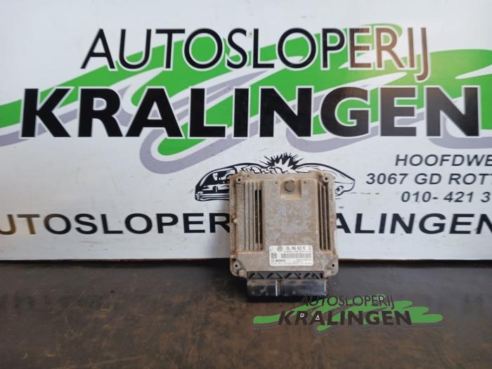 Usagé Ordinateur gestion moteur Volkswagen Golf VI (5K1) 2.0 TDI 16V Prix € 99,99 Règlement à la marge proposé par Autosloperij Kralingen B.V.