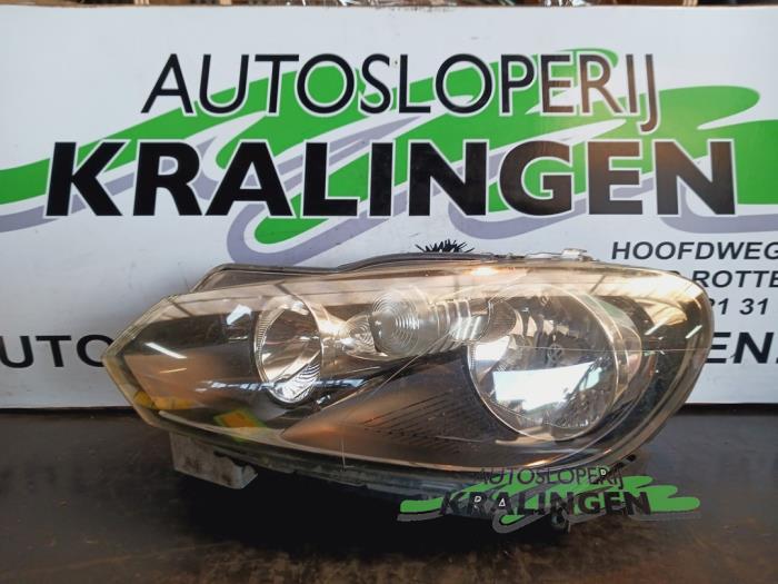 Gebrauchte Scheinwerfer links Volkswagen Golf VI (5K1) 2.0 TDI 16V Preis € 99,99 Margenregelung angeboten von Autosloperij Kralingen B.V.