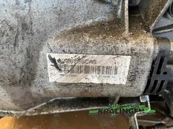 Getriebe van een BMW 3 serie (E90) 318i 16V 2007