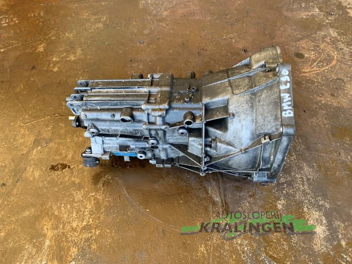 Getriebe van een BMW 3 serie (E90) 318i 16V 2007