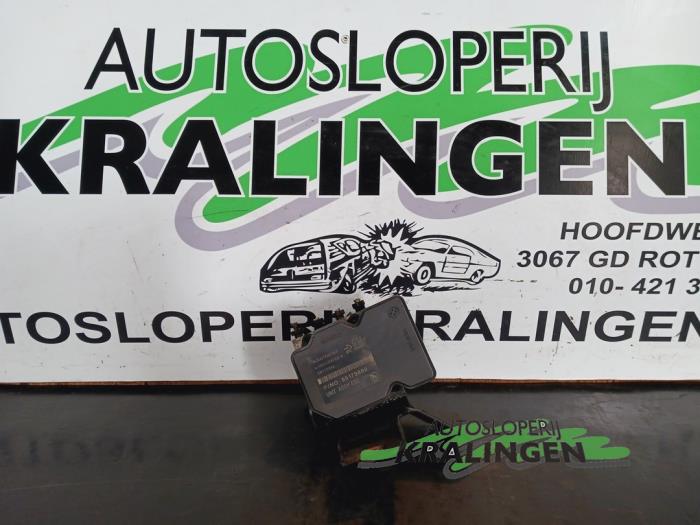 Begagnade ABS-pump Chevrolet Aveo (300) 1.3 D 16V Pris € 59,98 Marginaltabell erbjuds av Autosloperij Kralingen B.V.