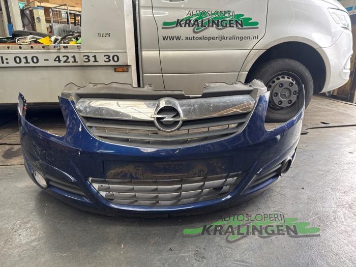 Usados Parachoques Opel Corsa D 1.2 16V Precio € 149,98 Norma de margen ofrecido por Autosloperij Kralingen B.V.