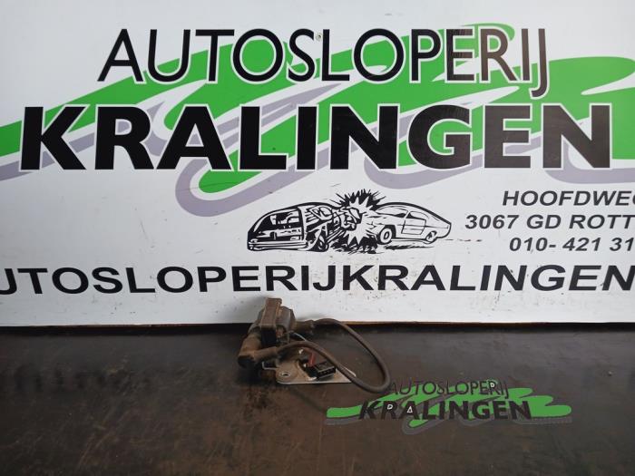 Begagnade Tändspole Volvo 850 Estate 2.0i 10V Pris € 24,99 Marginaltabell erbjuds av Autosloperij Kralingen B.V.