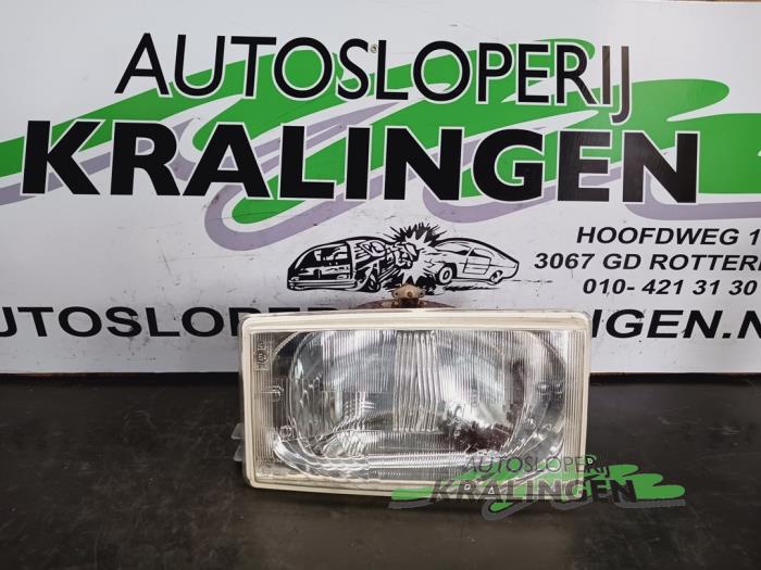Używane Reflektor lewy Volvo 240/242/244 240,244 GL Cena € 99,99 Procedura marży oferowane przez Autosloperij Kralingen B.V.