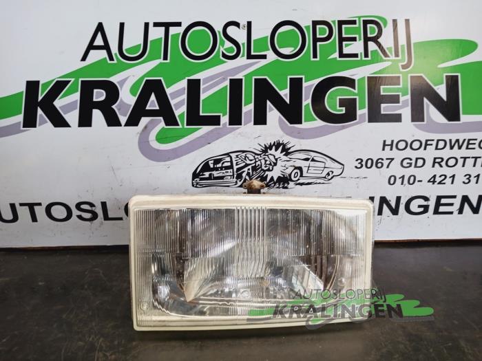 Używane Reflektor lewy Volvo 240/242/244 240,244 GL Cena € 99,99 Procedura marży oferowane przez Autosloperij Kralingen B.V.