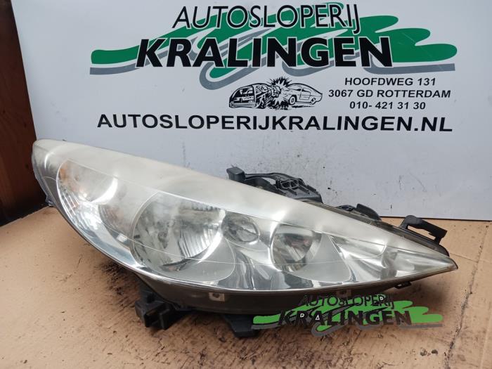 Używane Reflektor prawy Peugeot 207 SW (WE/WU) 1.6 16V VTRi Cena € 34,98 Procedura marży oferowane przez Autosloperij Kralingen B.V.