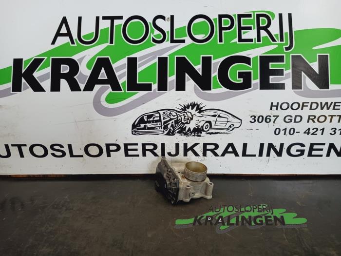 Usagé Boitier papillon Renault Twingo II (CN) 1.2 Prix € 49,99 Règlement à la marge proposé par Autosloperij Kralingen B.V.
