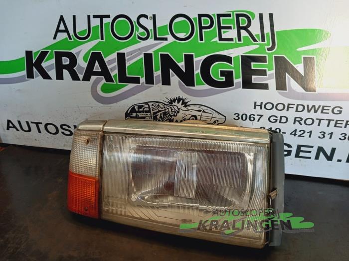 Używane Reflektor prawy Volvo 240/242/244 240,244 GL Cena na żądanie oferowane przez Autosloperij Kralingen B.V.