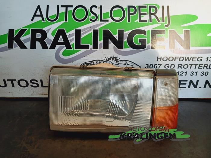 Używane Reflektor lewy Volvo 240/242/244 240,244 GL Cena na żądanie oferowane przez Autosloperij Kralingen B.V.
