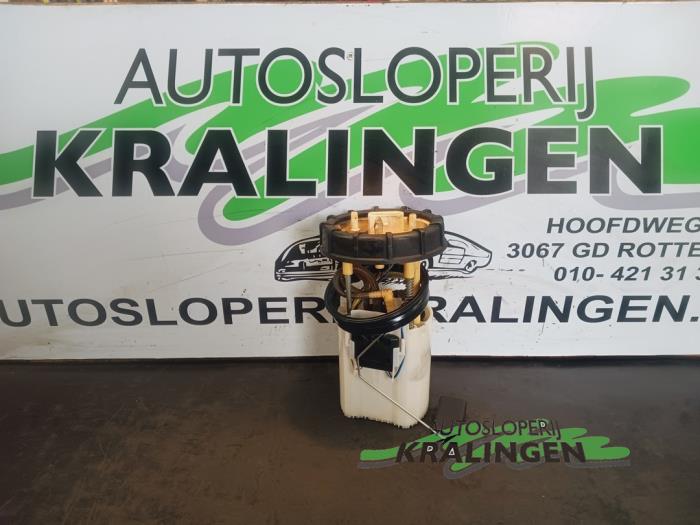 Usagé Pompe à carburant Volkswagen Polo V (6R) 1.4 TDI DPF BlueMotion technology Prix € 39,99 Règlement à la marge proposé par Autosloperij Kralingen B.V.
