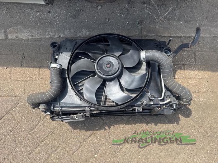 Usagé Radiateur Mercedes C Estate (S204) 1.8 C-180K 16V Prix € 149,98 Règlement à la marge proposé par Autosloperij Kralingen B.V.