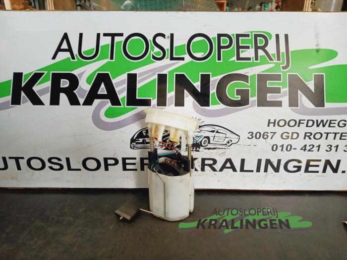 Gebrauchte Benzinpumpe BMW 3 serie (E90) 325i 24V Preis € 74,99 Margenregelung angeboten von Autosloperij Kralingen B.V.
