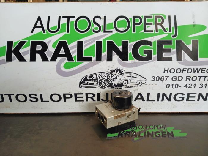 Begagnade ABS-pump Volkswagen Polo III (6N2) 1.6 GTI 16V Pris € 99,98 Marginaltabell erbjuds av Autosloperij Kralingen B.V.