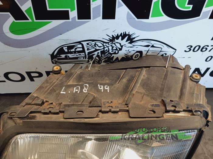 Gebrauchte Scheinwerfer links Audi A8 (D2) 3.7 32V Preis € 99,99 Margenregelung angeboten von Autosloperij Kralingen B.V.