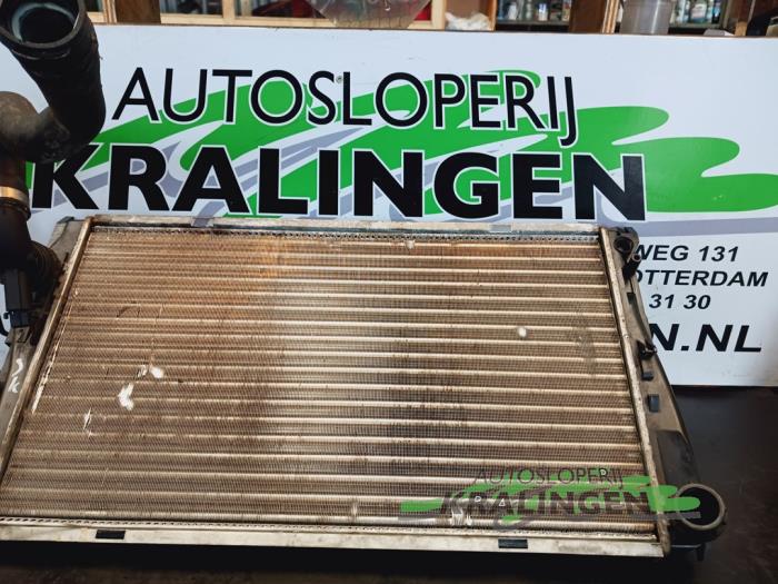 Gebrauchte Kühler BMW 3 serie (E90) 318i 16V Preis € 74,99 Margenregelung angeboten von Autosloperij Kralingen B.V.