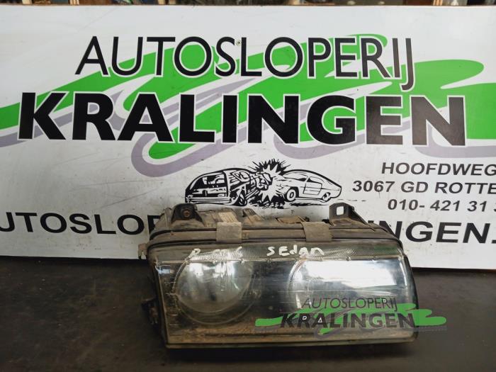 Używane Reflektor prawy BMW 3 serie (E36/2) 316i Cena na żądanie oferowane przez Autosloperij Kralingen B.V.