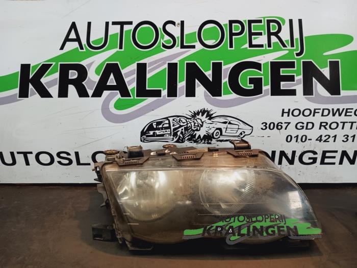 Używane Reflektor prawy BMW 3 serie (E46/4) 316i 16V Cena € 24,98 Procedura marży oferowane przez Autosloperij Kralingen B.V.