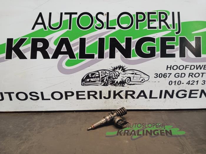 Usagé Injecteurs Volkswagen Golf V (1K1) 2.0 TDI DPF Prix € 24,99 Règlement à la marge proposé par Autosloperij Kralingen B.V.