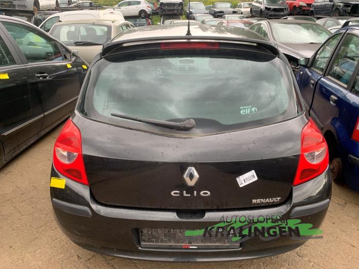 Gebrauchte Heckklappe Renault Clio III (BR/CR) 1.6 16V Preis € 49,99 Margenregelung angeboten von Autosloperij Kralingen B.V.