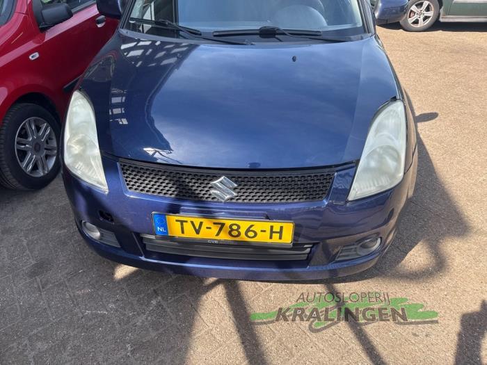 Używane Maska Suzuki Swift (ZA/ZC/ZD1/2/3/9) 1.3 VVT 16V Cena € 59,99 Procedura marży oferowane przez Autosloperij Kralingen B.V.