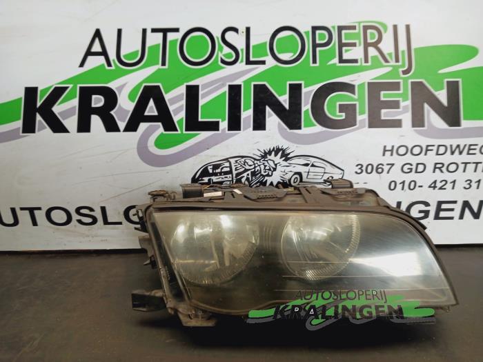 Używane Reflektor prawy BMW 3 serie (E46/4) 318i Cena € 49,99 Procedura marży oferowane przez Autosloperij Kralingen B.V.