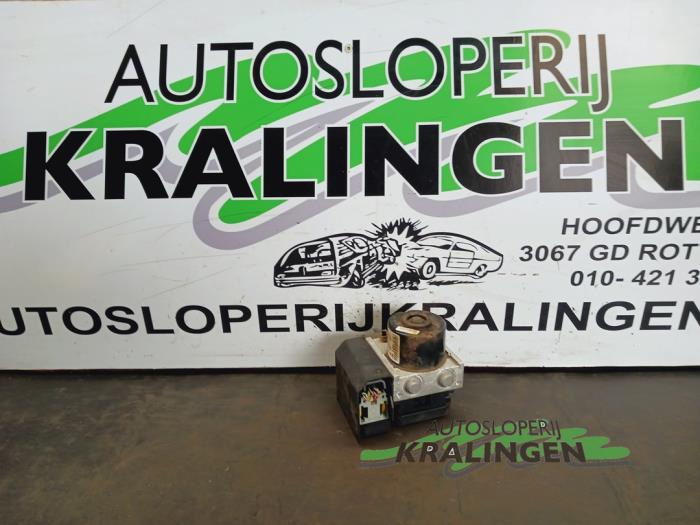 Begagnade ABS-pump Peugeot 207/207+ (WA/WC/WM) 1.4 16V VTi Pris € 21,99 Marginaltabell erbjuds av Autosloperij Kralingen B.V.