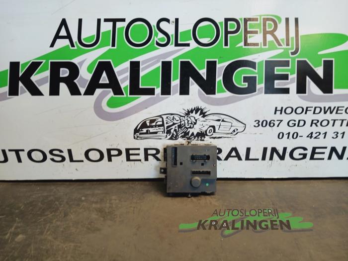 Used Body control computer Renault Twingo II (CN) 1.2 Price € 44,99 Margin scheme offered by Autosloperij Kralingen B.V.