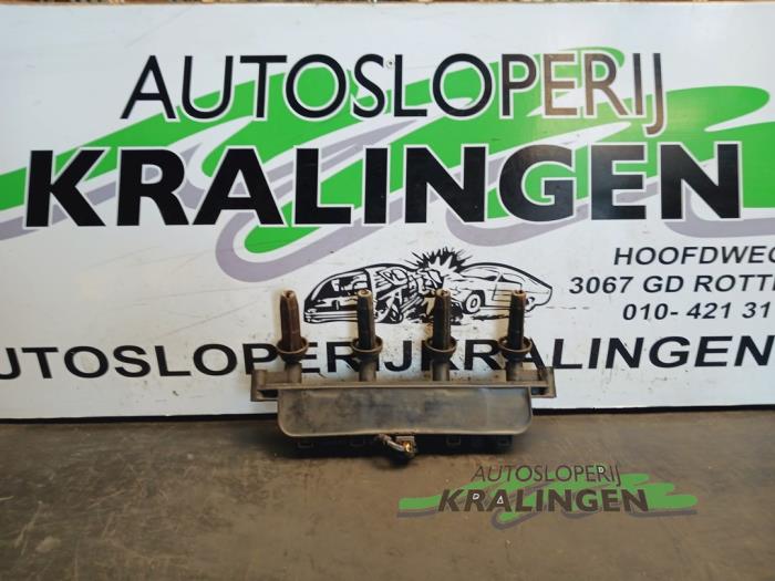 Gebrauchte Zündspule Peugeot 206 (2A/C/H/J/S) 1.4 XR,XS,XT,Gentry Preis € 24,99 Margenregelung angeboten von Autosloperij Kralingen B.V.