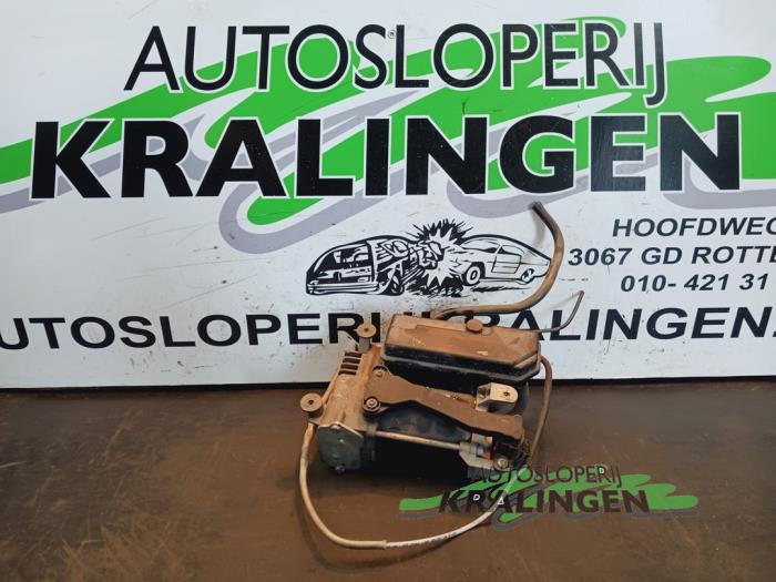 Begagnade Luftpump (fjädring) Citroen C4 Picasso (UD/UE/UF) 2.0 16V Autom. Pris € 349,94 Marginaltabell erbjuds av Autosloperij Kralingen B.V.