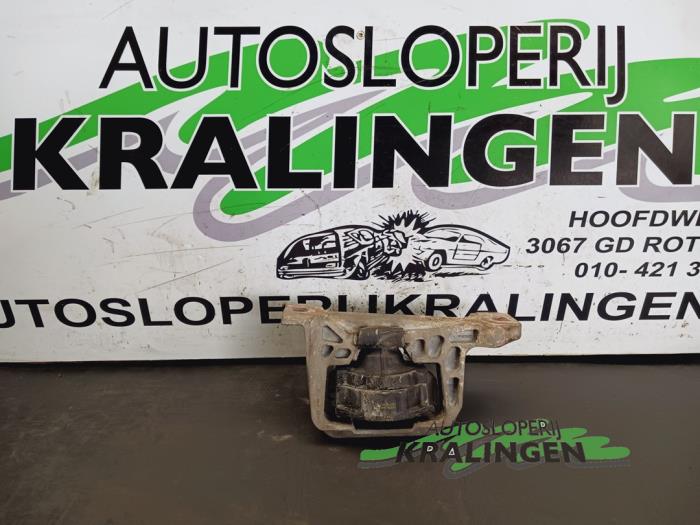 Used Engine mount Ford Focus 3 1.0 Ti-VCT EcoBoost 12V 100 Price on request offered by Autosloperij Kralingen B.V.