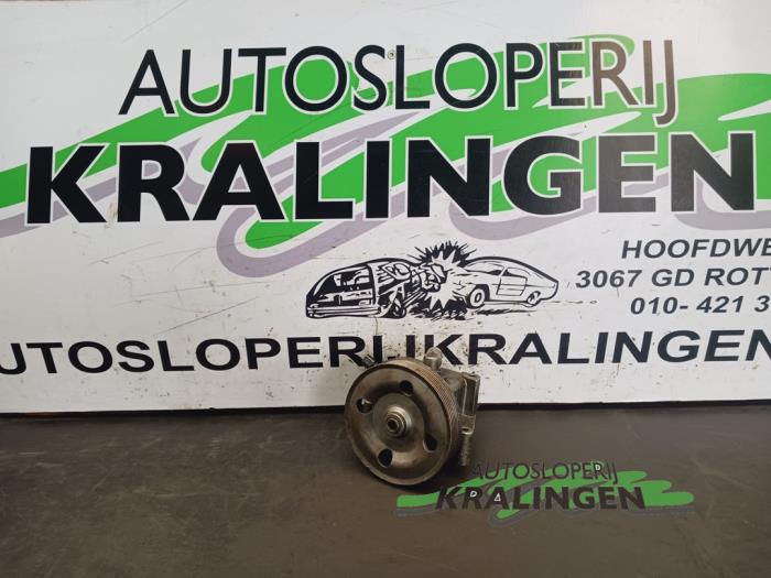 Usagé Pompe de direction Ford Focus 2 1.6 Ti-VCT 16V Prix € 74,99 Règlement à la marge proposé par Autosloperij Kralingen B.V.