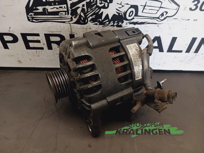 Dynamo van een Volkswagen Polo IV (9N1/2/3) 1.2 12V 2004