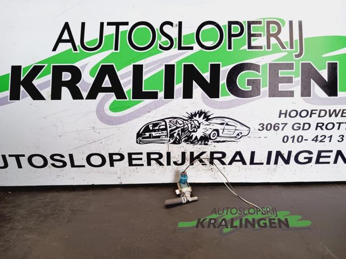 Gebrauchte Map Sensor (Einlasskrümmer) Toyota Yaris (P1) 1.3 16V VVT-i Preis € 24,98 Margenregelung angeboten von Autosloperij Kralingen B.V.