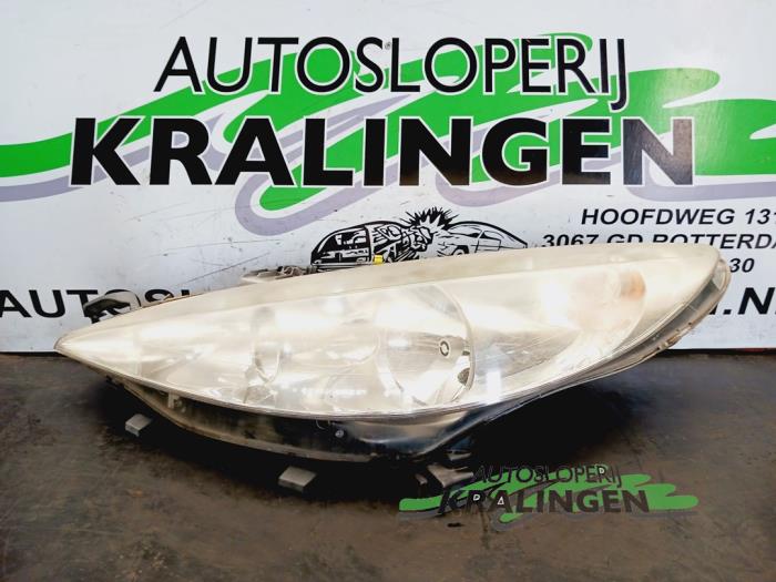 Używane Reflektor lewy Peugeot 207/207+ (WA/WC/WM) 1.6 16V VTi Cena € 39,98 Procedura marży oferowane przez Autosloperij Kralingen B.V.