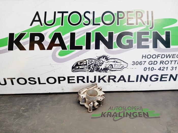 Usagé Boitier papillon Renault Clio III (BR/CR) 1.2 16V 75 Prix € 29,99 Règlement à la marge proposé par Autosloperij Kralingen B.V.
