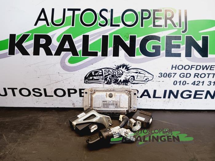 Gebrauchte Schlossset Toyota Aygo (B10) 1.0 12V VVT-i Preis € 199,99 Margenregelung angeboten von Autosloperij Kralingen B.V.