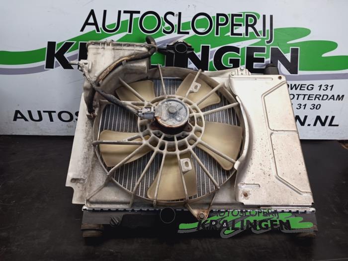 Used Radiator Toyota Yaris (P1) 1.0 16V VVT-i Price € 49,99 Margin scheme offered by Autosloperij Kralingen B.V.