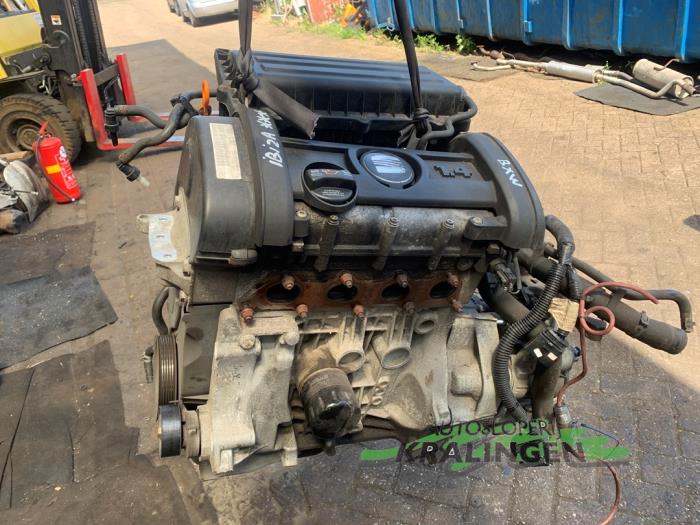 Motor van een Seat Ibiza III (6L1) 1.4 16V 85 2008