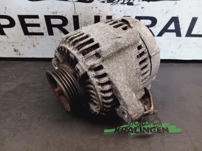 Gebrauchte Dynamo Toyota Yaris (P1) 1.5 TS 16V VVT-i Preis € 99,99 Margenregelung angeboten von Autosloperij Kralingen B.V.