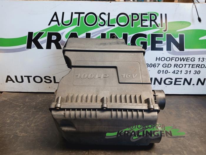 Begagnade Luftfilterhus Fiat 500 (312) 1.4 16V Pris på förfrågan erbjuds av Autosloperij Kralingen B.V.