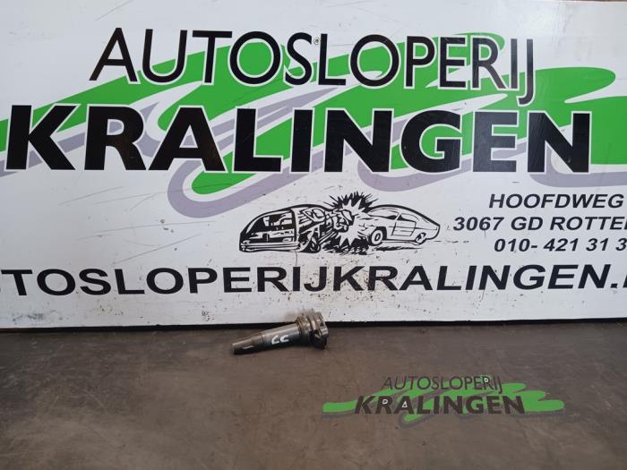 Usagé Broche bobine Daihatsu Cuore (L251/271/276) 1.0 12V DVVT Prix € 9,97 Règlement à la marge proposé par Autosloperij Kralingen B.V.