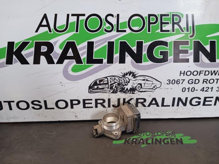Usagé Boitier papillon Citroen C4 Picasso (UD/UE/UF) 2.0 16V Autom. Prix € 29,98 Règlement à la marge proposé par Autosloperij Kralingen B.V.