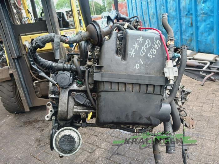 Usagé Moteur Toyota Yaris (P1) 1.0 16V VVT-i Prix € 249,99 Règlement à la marge proposé par Autosloperij Kralingen B.V.