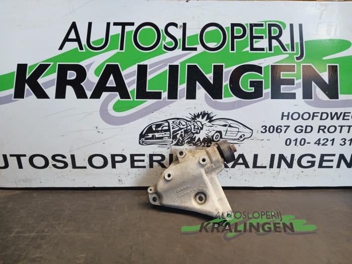 Usados Rodillo tensor correa múltiple Renault Twingo (C06) 1.2 16V Precio € 29,99 Norma de margen ofrecido por Autosloperij Kralingen B.V.