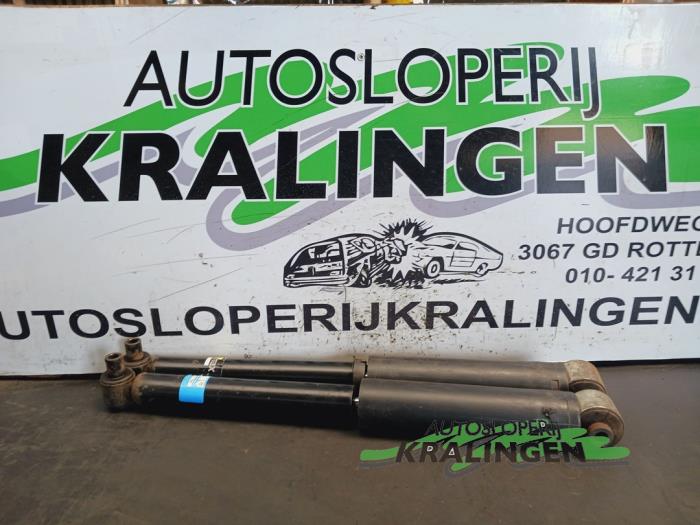 Begagnade Stötfångarset Renault Laguna II (BG) 1.8 16V Pris € 39,99 Marginaltabell erbjuds av Autosloperij Kralingen B.V.