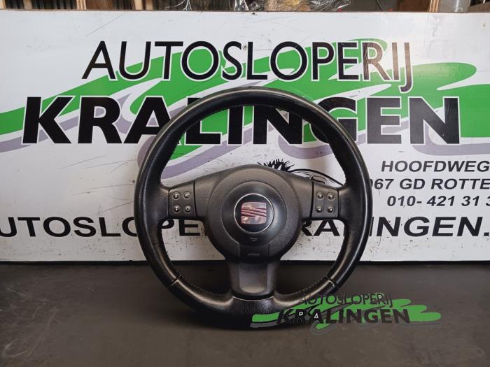 Używane Kierownica Seat Altea (5P1) 1.6 Cena € 99,99 Procedura marży oferowane przez Autosloperij Kralingen B.V.