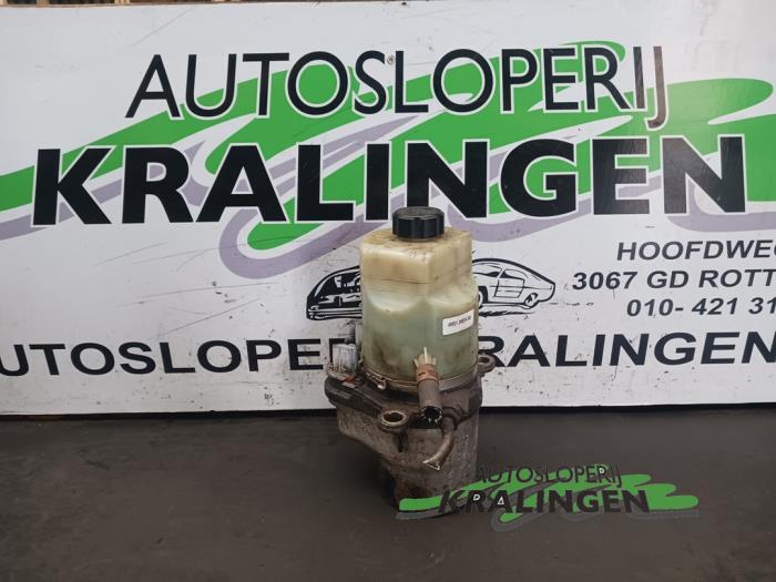 Usagé Pompe de direction Ford Focus 2 1.6 TDCi 16V 90 Prix € 24,99 Règlement à la marge proposé par Autosloperij Kralingen B.V.